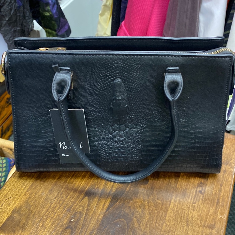 Black purse by Novadab